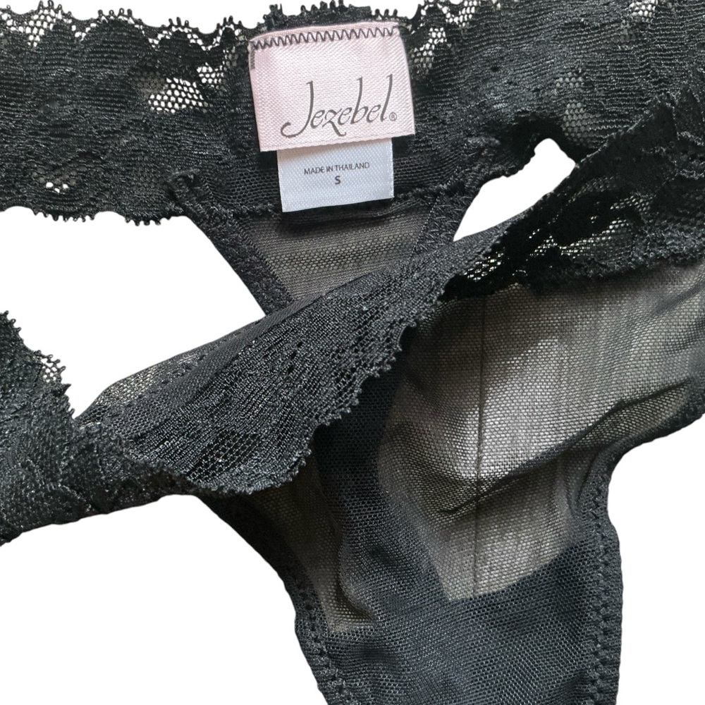 Jazebel women’s black lace trim thong panty style 50945 size small - Picture 2 of 3